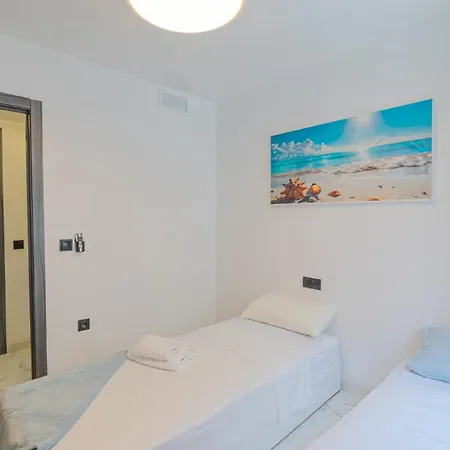 Playa Naufragos 3 *